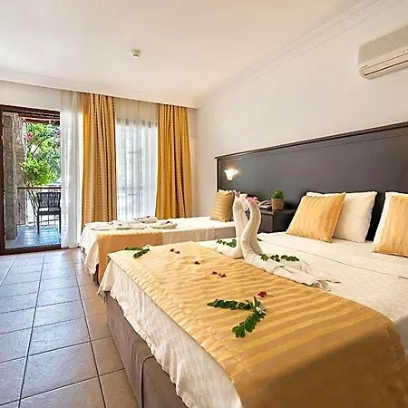 Ata Lagoon Otel 3*